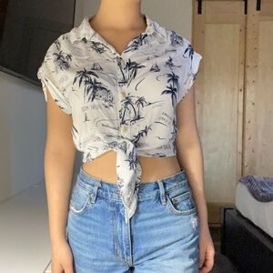 Bershka Women’s Cropped Button Up